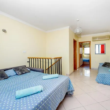 Fine Living Seacliff Apartment