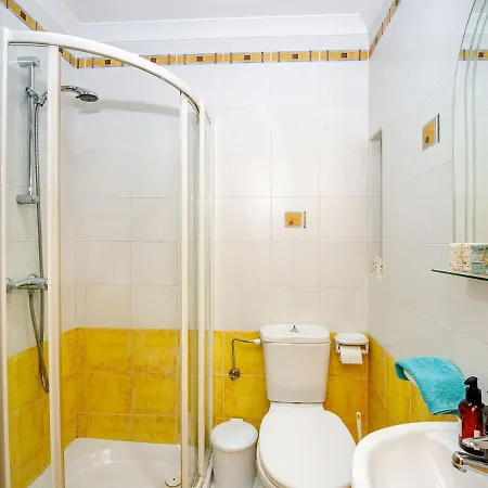 Fine Living Seacliff Apartment
