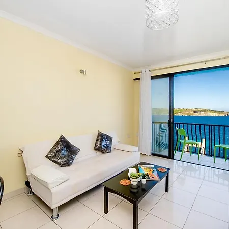 Fine Living Seacliff Apartment St. Paul's Bay