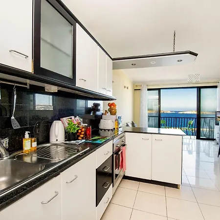 Fine Living Seacliff *